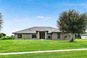 featured image of 1050 Fairdale Way