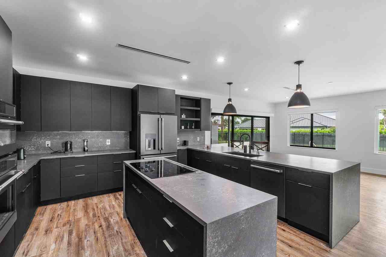1050 Fairdale Way - Photo 7 of 43