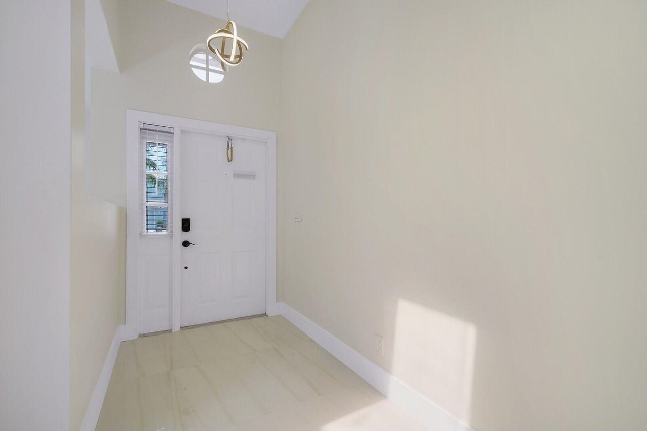 8599 Tourmaline Blvd - Photo 5 of 42