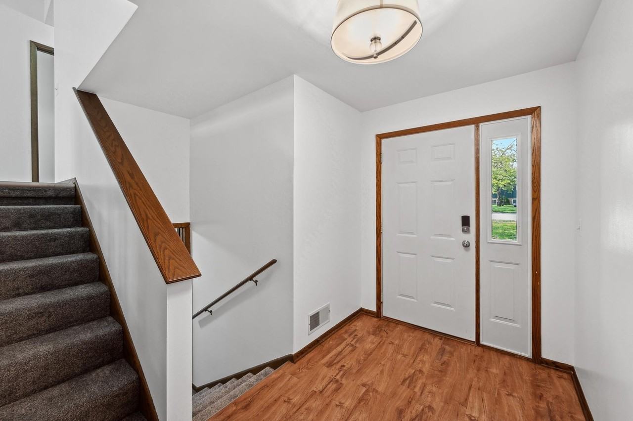 91 Egret Blvd Nw - Photo 3 of 33