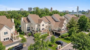 featured image of 406 River St