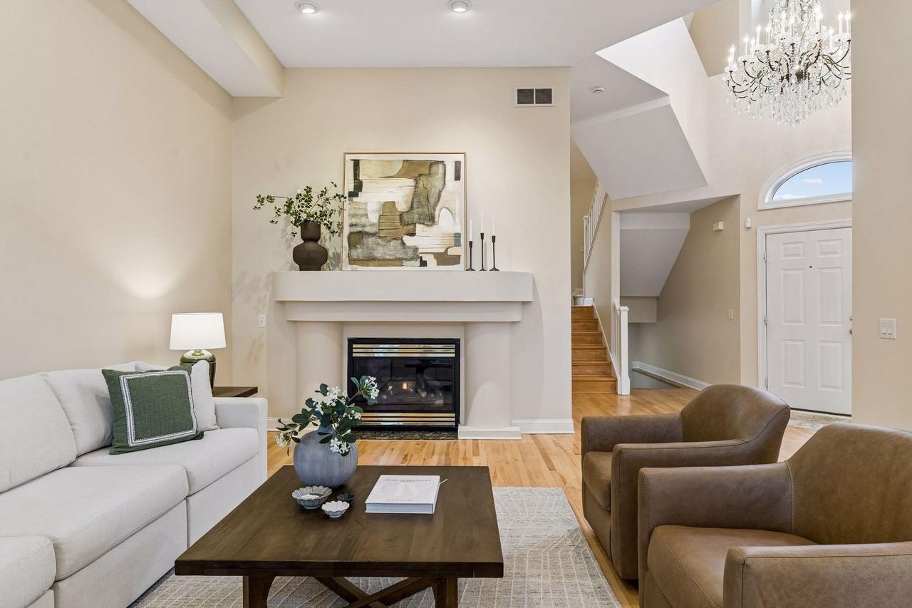 406 River St - Photo 4 of 50