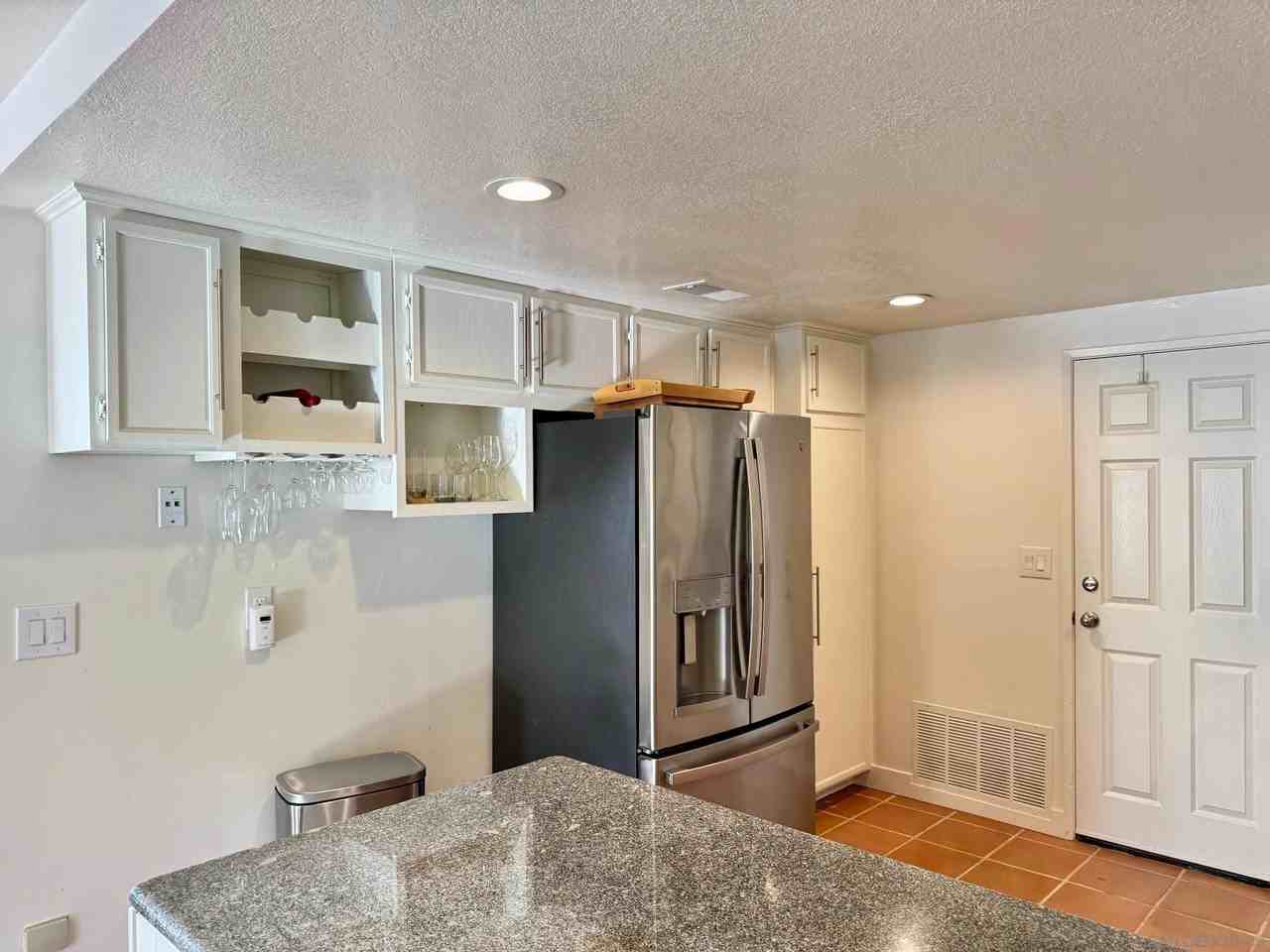 2108 Sea Village Cir - Photo 6 of 32