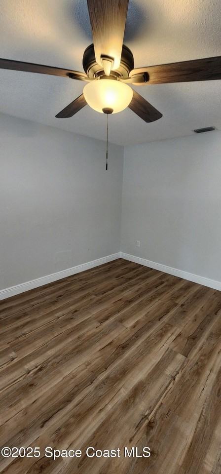 924 Kings Post Rd - Photo 7 of 24