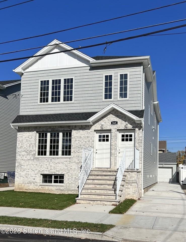 365 Maine Ave #1FL