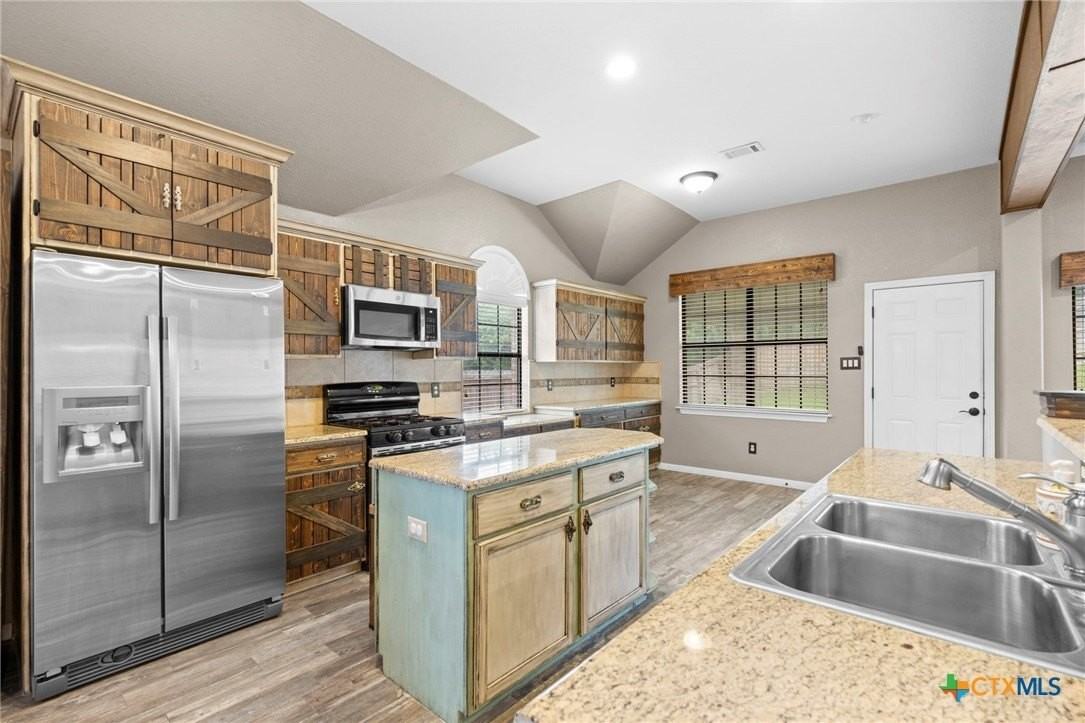 1301 Rocky Ridge Trl - Photo 4 of 36