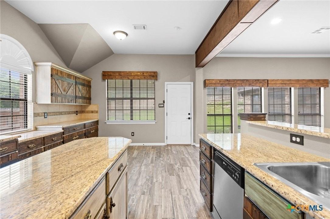 1301 Rocky Ridge Trl - Photo 5 of 36