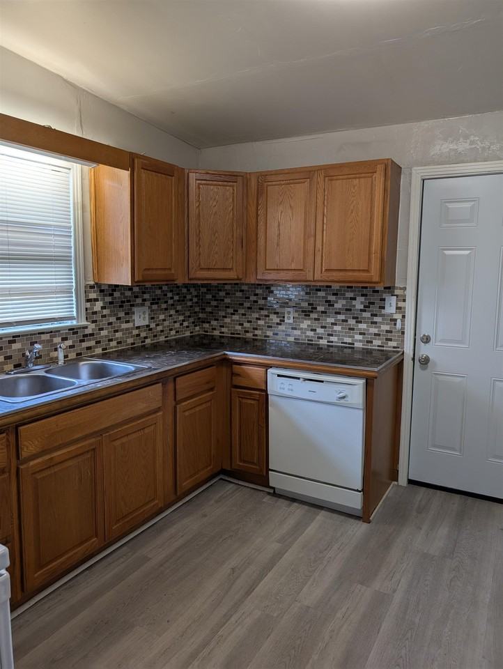 1513 Atkamire Dr #A - Photo 6 of 14
