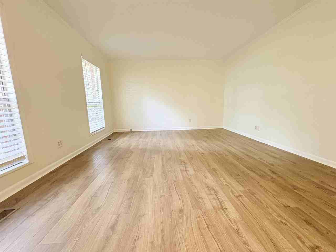 1915 Doomar Dr - Photo 3 of 18
