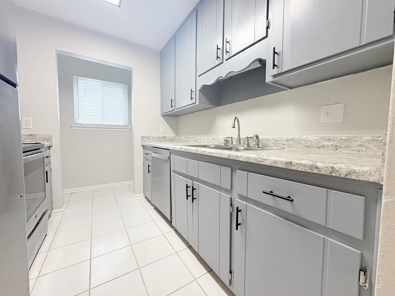 1595 Willow Bend Way #A - Photo 3 of 12
