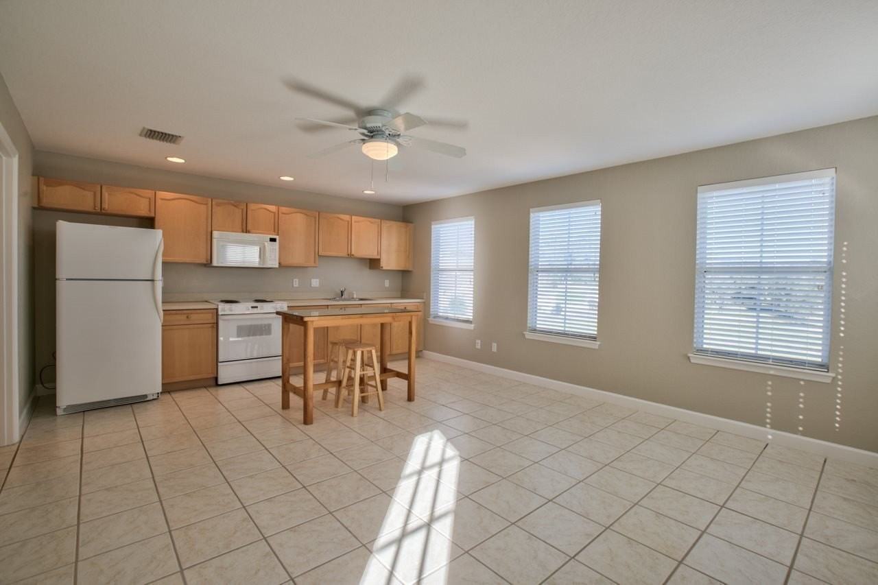 2106 Merrifield Ln ## 1 - Photo 2 of 10