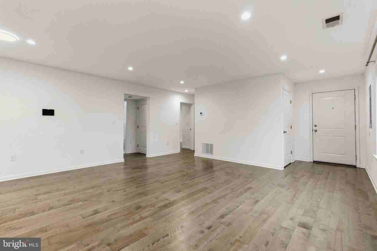 4442 B St Se #5 - Photo 3 of 16