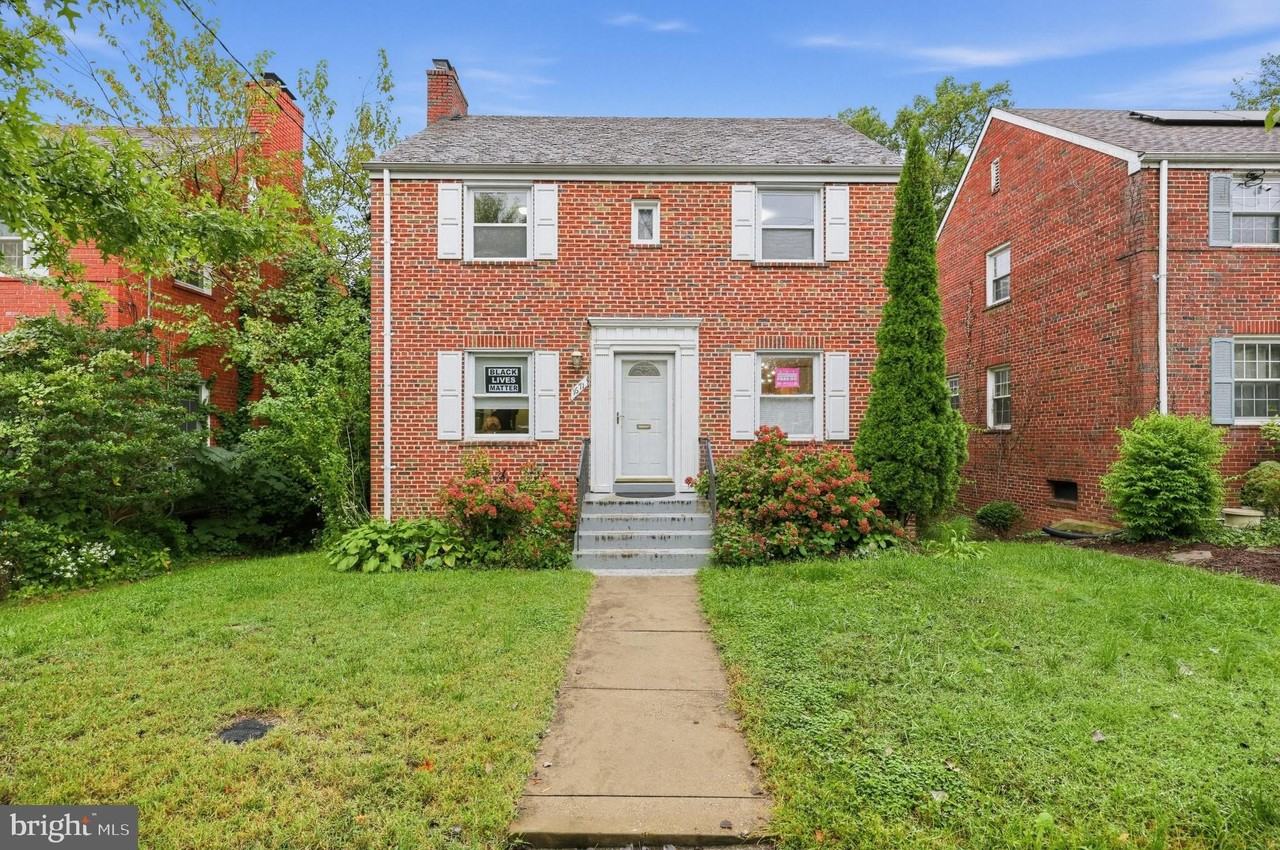 1671 Webster St Ne - Photo 2 of 19