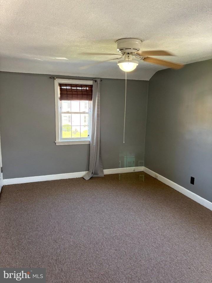 205 Harrison Ave - Photo 2 of 13