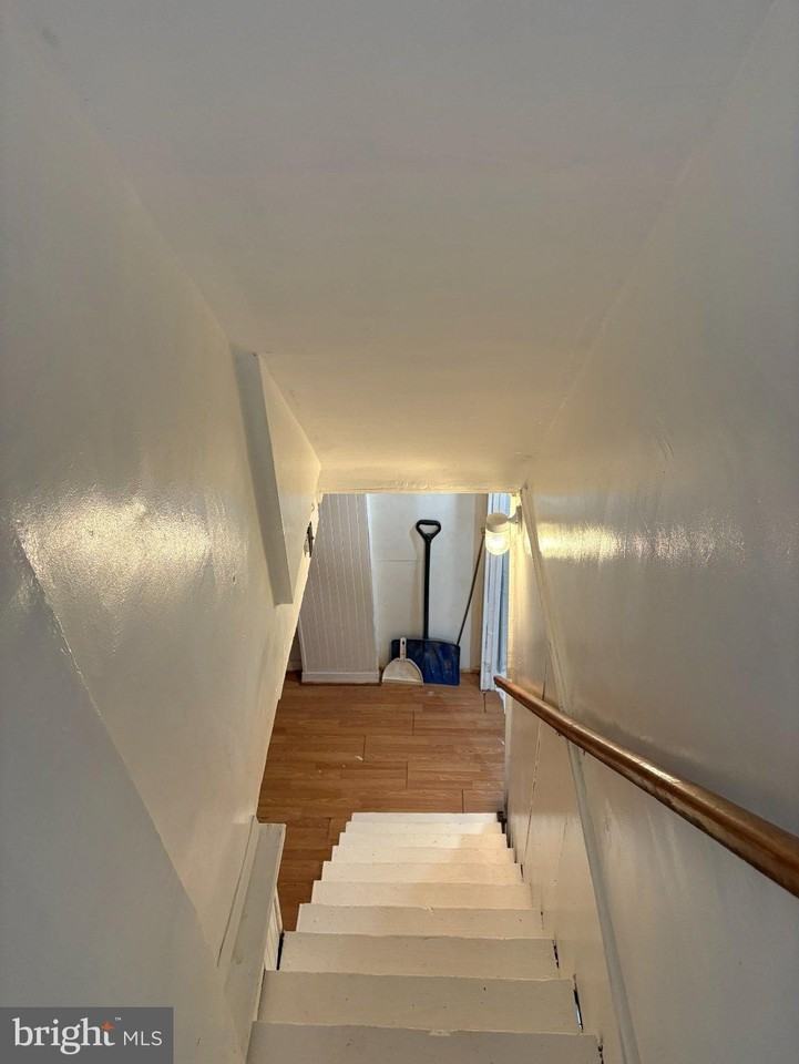 205 Harrison Ave - Photo 5 of 13