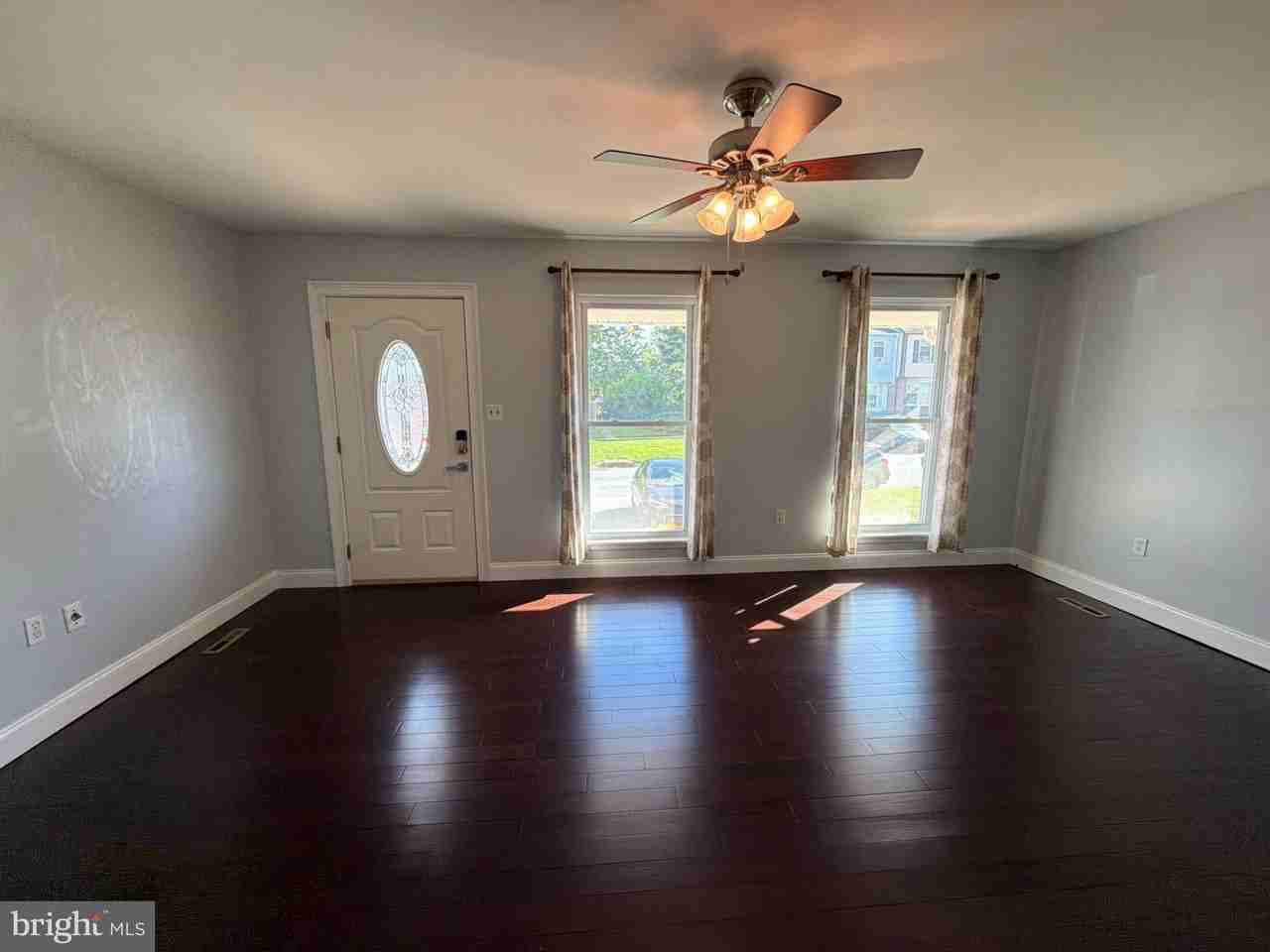 117 Elliot St - Photo 3 of 36