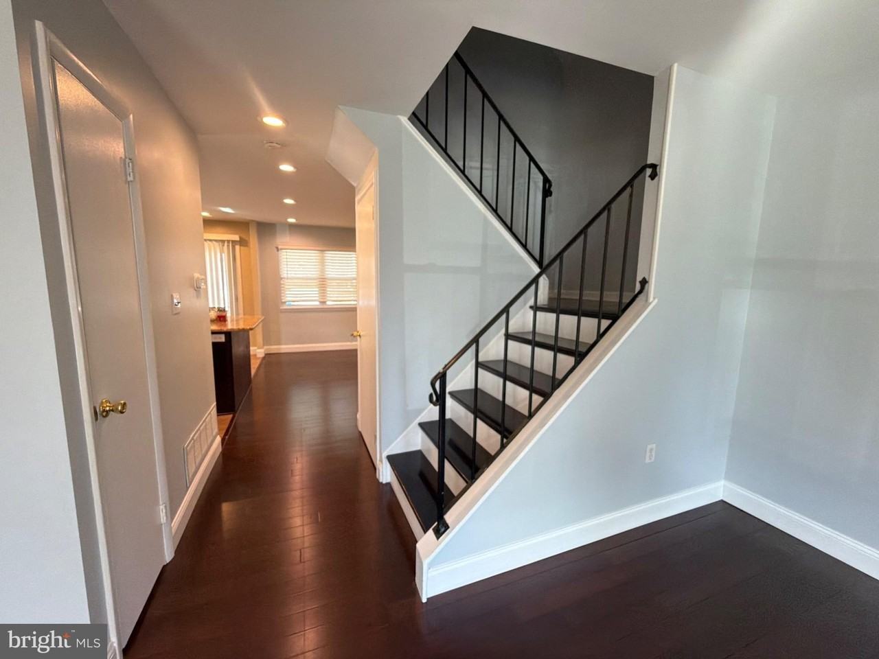 117 Elliot St - Photo 5 of 36