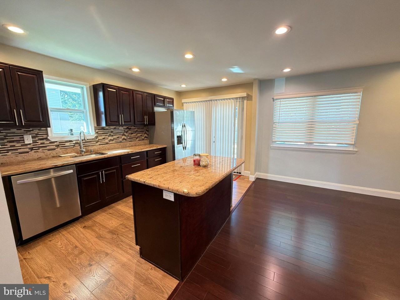 117 Elliot St - Photo 6 of 36