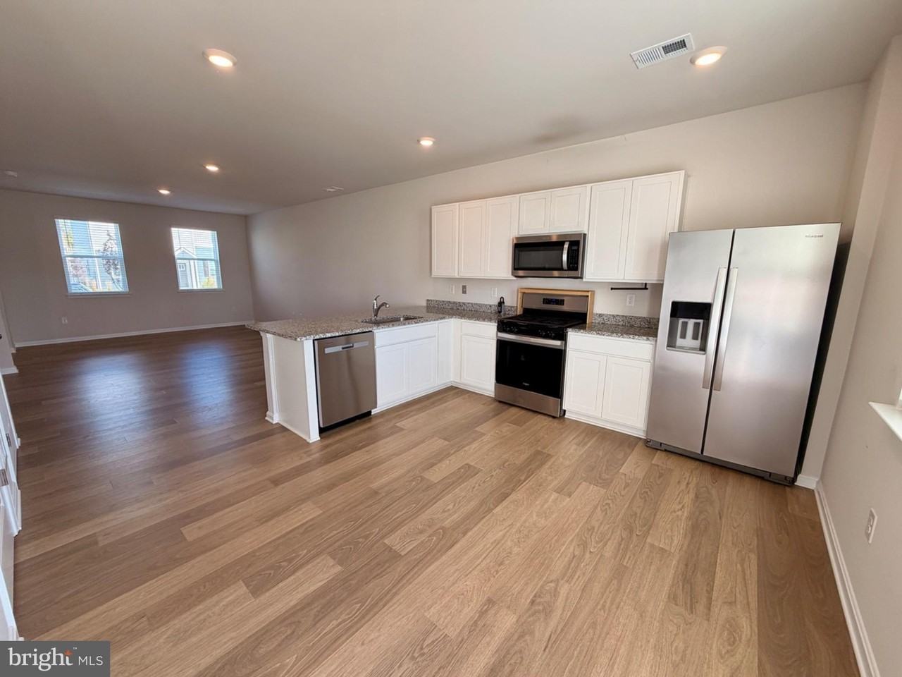 10955 Farmerfield St - Photo 6 of 23