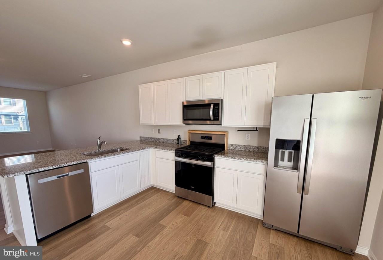 10955 Farmerfield St - Photo 7 of 23