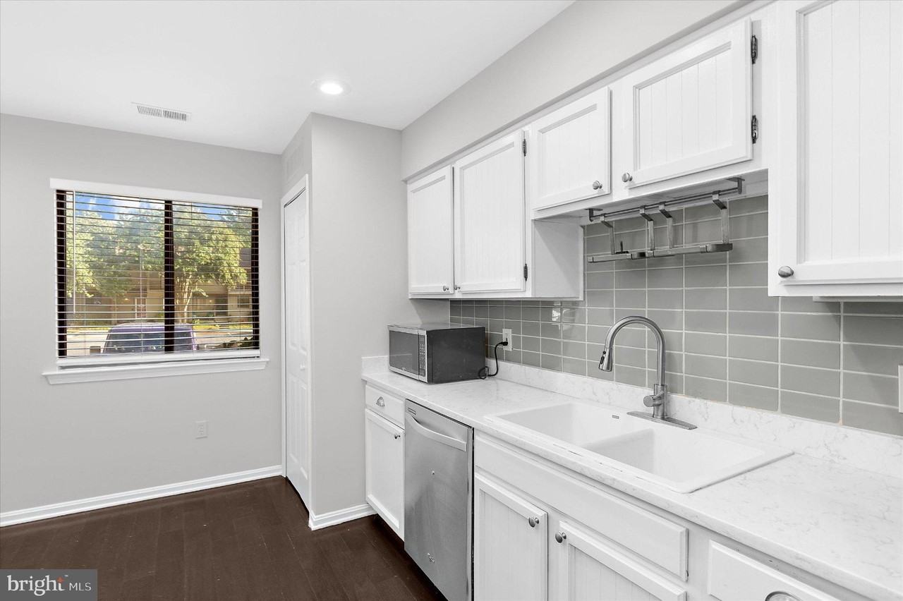 17 Tiburon Ct - Photo 3 of 30