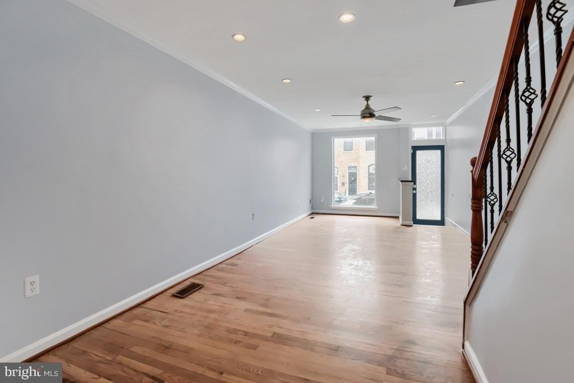 715 S Curley St - Photo 4 of 24