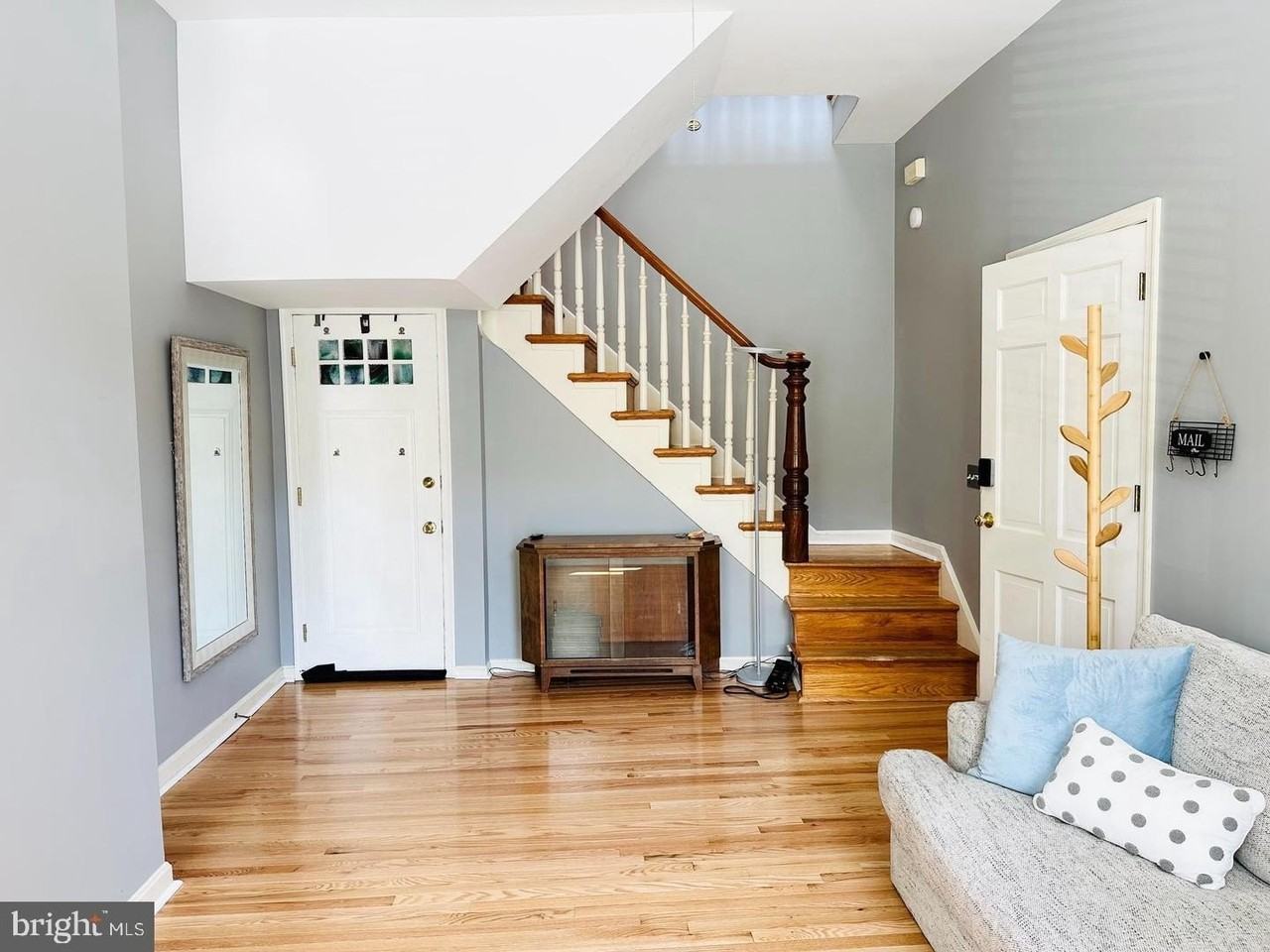 1219 S Charles St - Photo 4 of 22