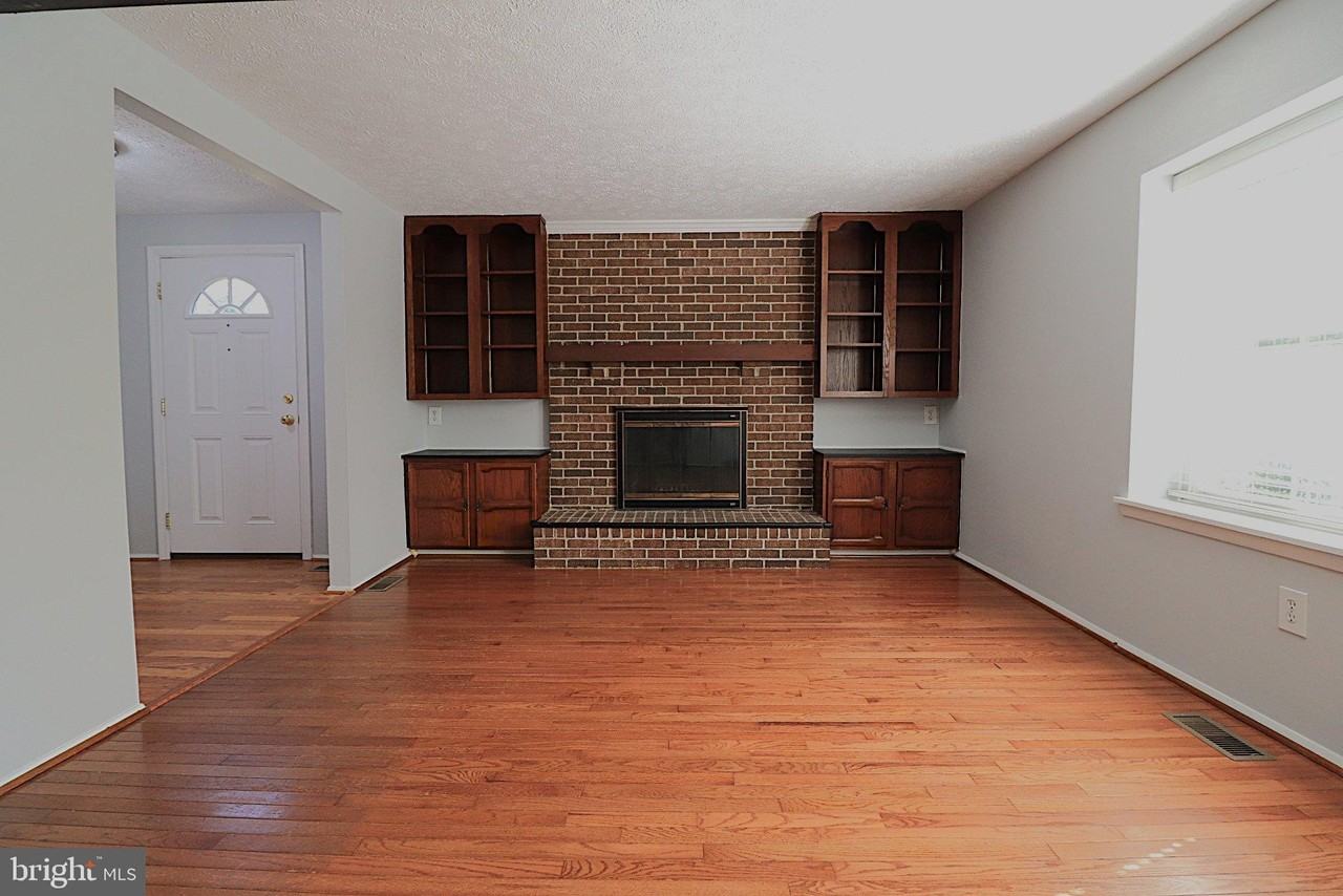 7518 Weatherby Dr - Photo 4 of 44