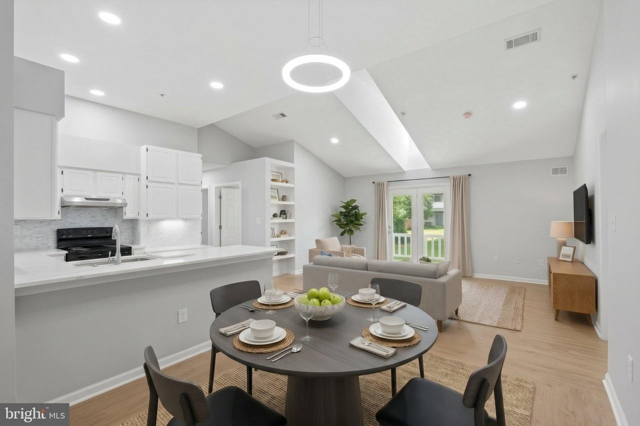 12216 Eagles Nest Ct #K - Photo 5 of 18
