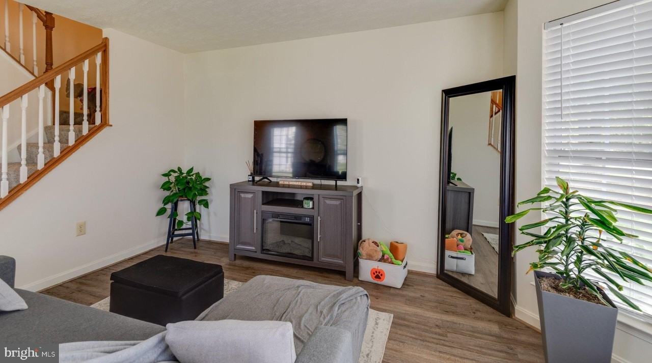 22082 Saint Clements Cir - Photo 4 of 22