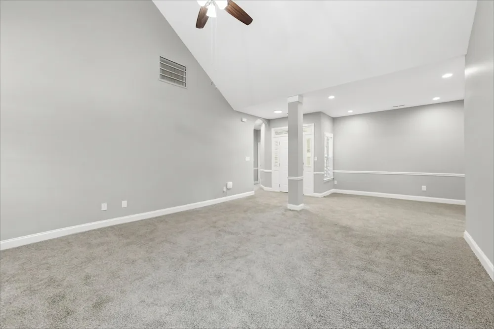 2366 Eagle Glen Ct #NA - Photo 2 of 8