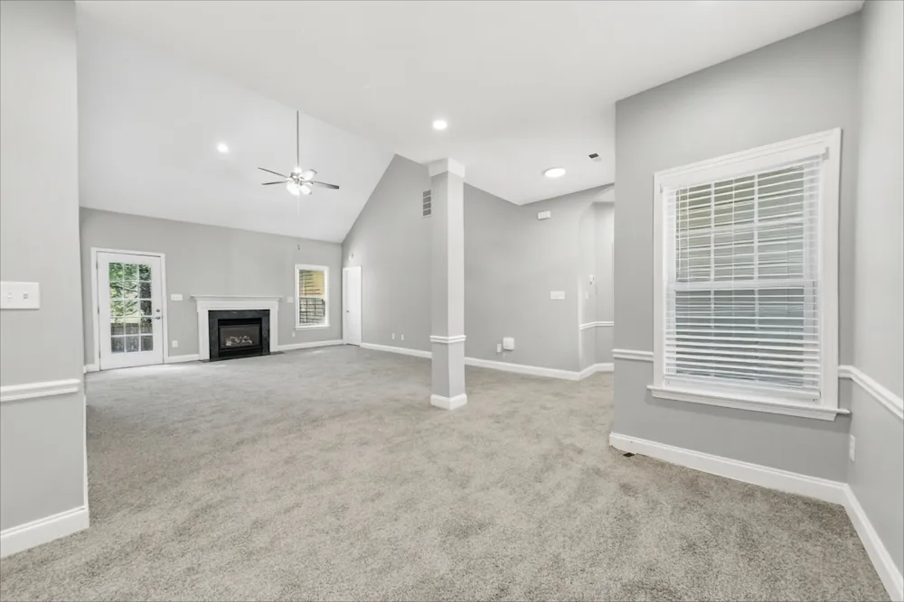 2366 Eagle Glen Ct #NA - Photo 3 of 8