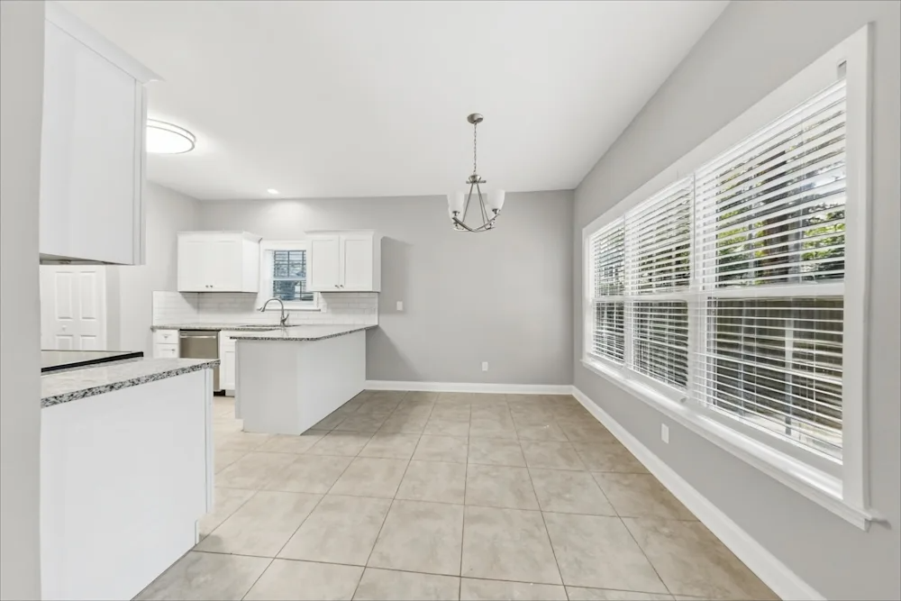 2366 Eagle Glen Ct #NA - Photo 4 of 8