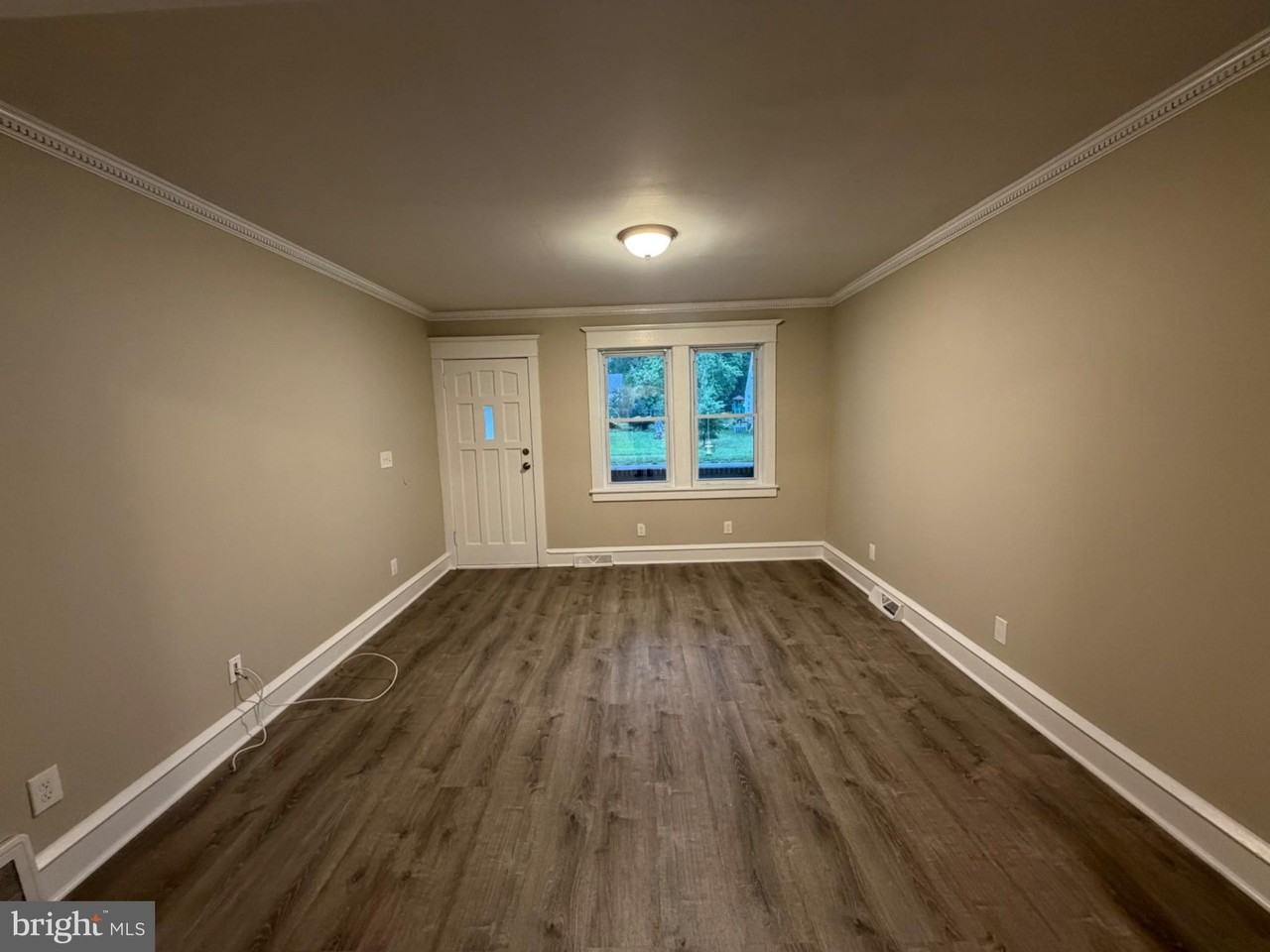 704 N Lenola Rd - Photo 3 of 17