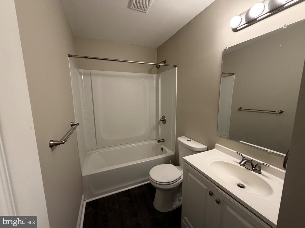 302 Washington Ave - Photo 7 of 14
