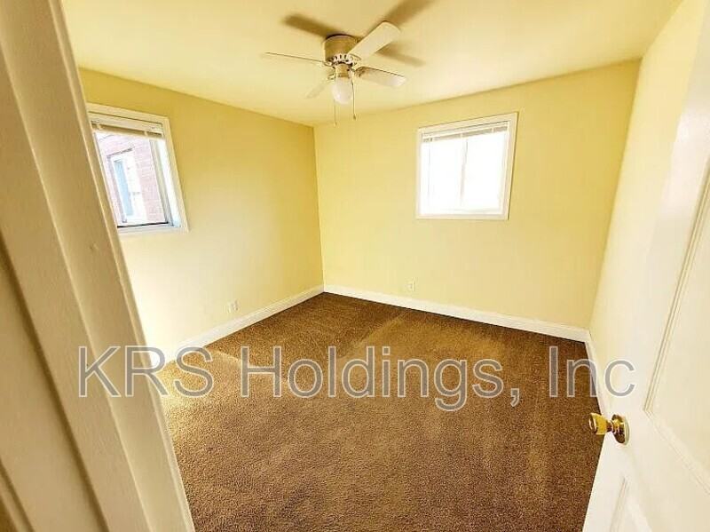 2110 Phaup St #B - Photo 4 of 5