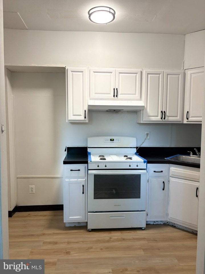 143 Delaware St #3A - Photo 3 of 6