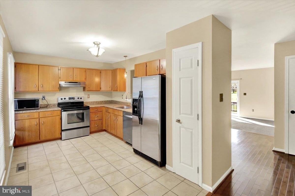 2816 Kingston Dr - Photo 3 of 22