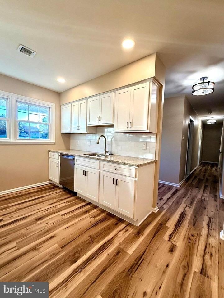 49 Fair Isle Cir - Photo 3 of 24