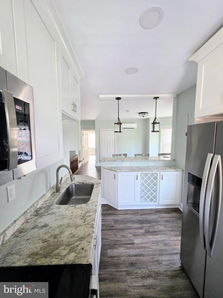 315 Washington Ave #2 - Photo 7 of 27