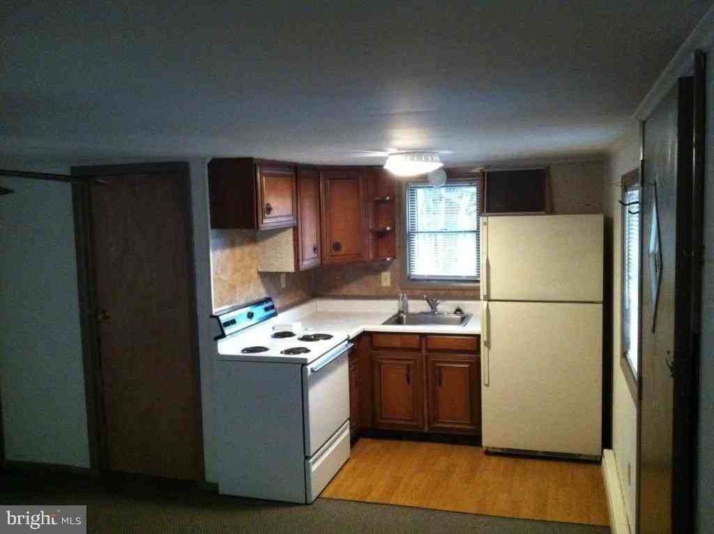 161 Eden Rd - Photo 4 of 7