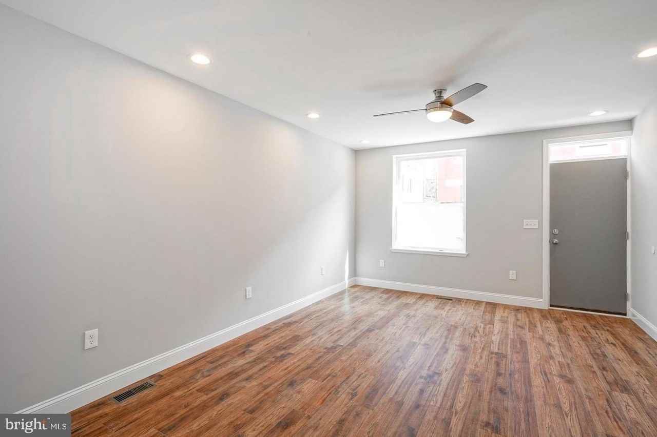 1348 N Dover St - Photo 3 of 20