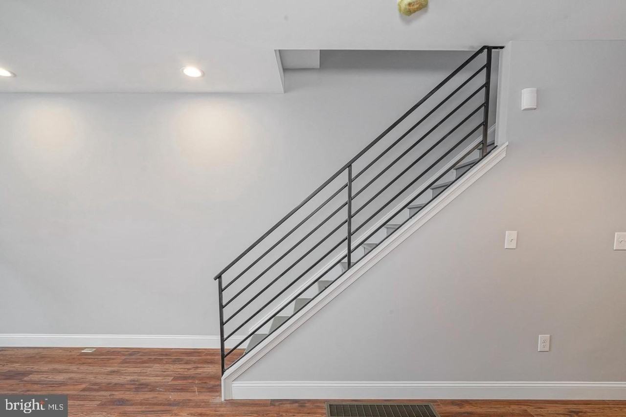 1348 N Dover St - Photo 5 of 20