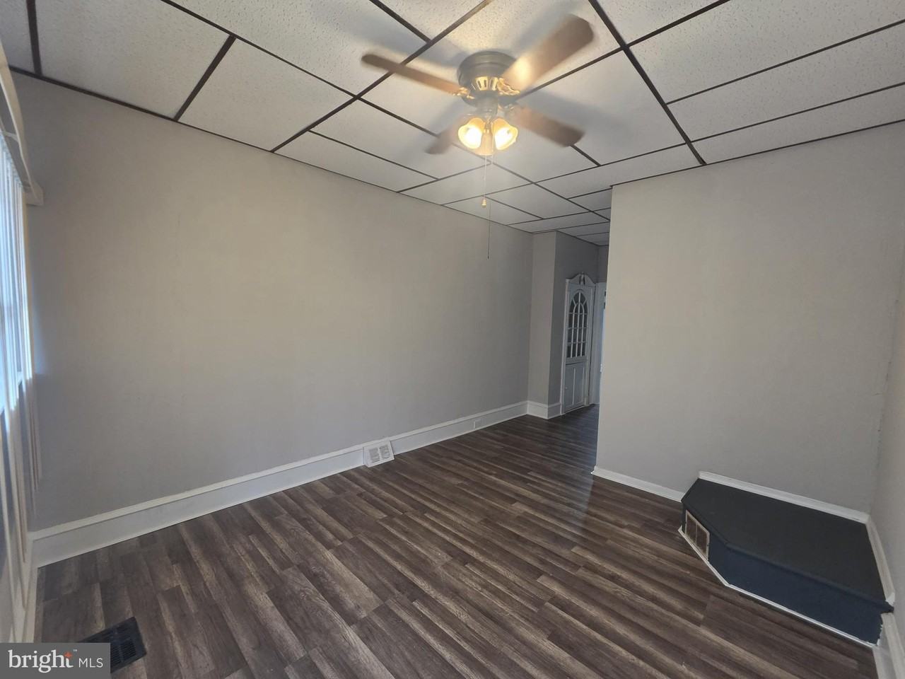 1660 Conklin St #1stFLA - Photo 2 of 14