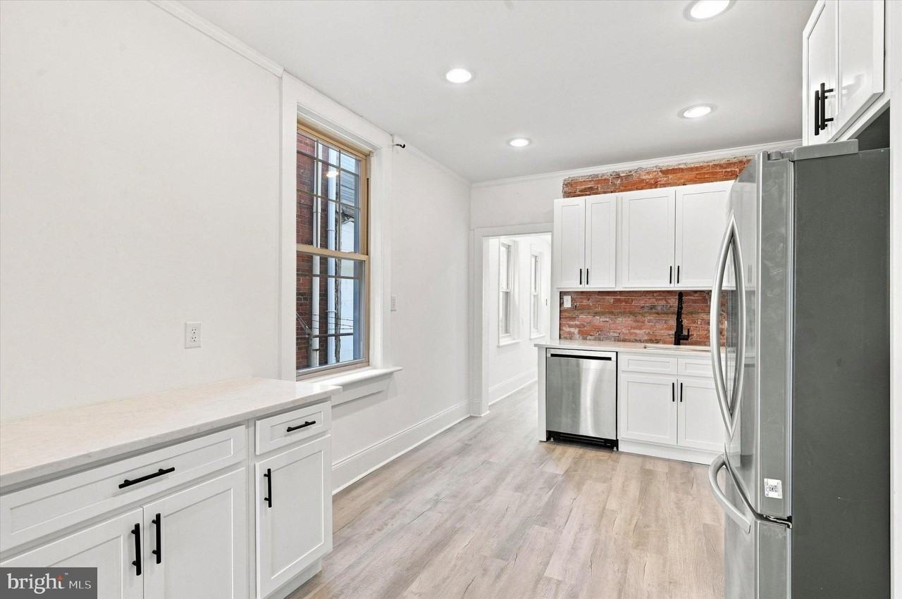 2428 E Huntingdon St - Photo 5 of 16
