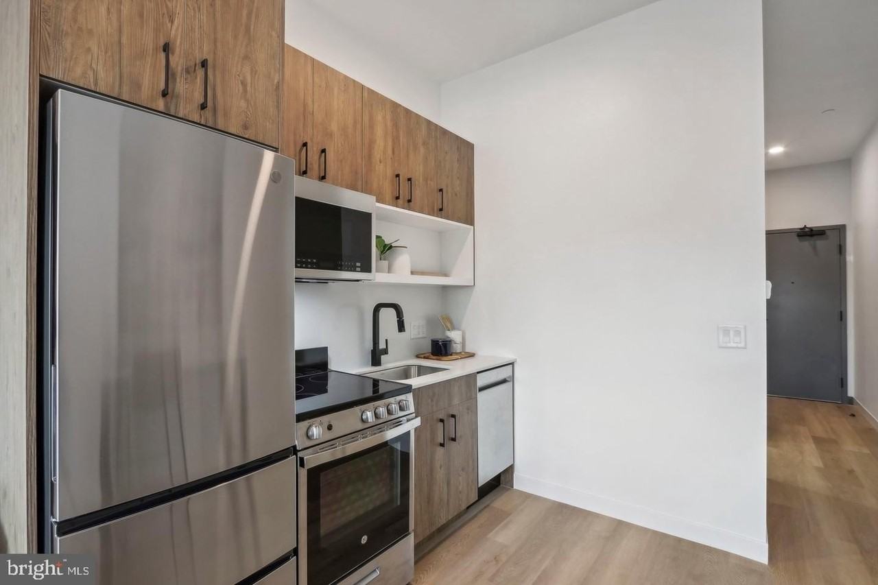1122 Frankford Ave #323 - Photo 2 of 17