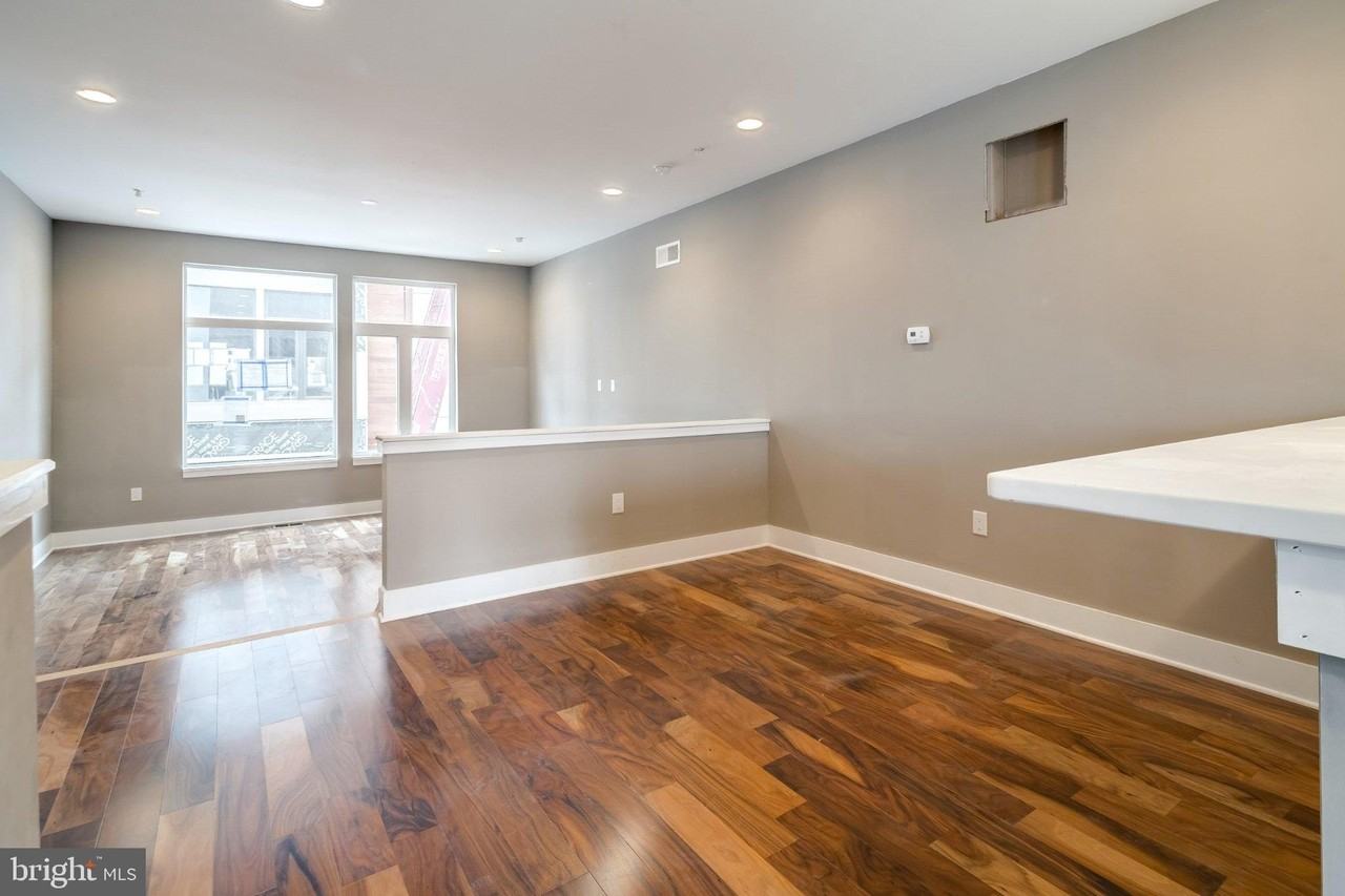 702 N Front St #7 - Photo 6 of 8