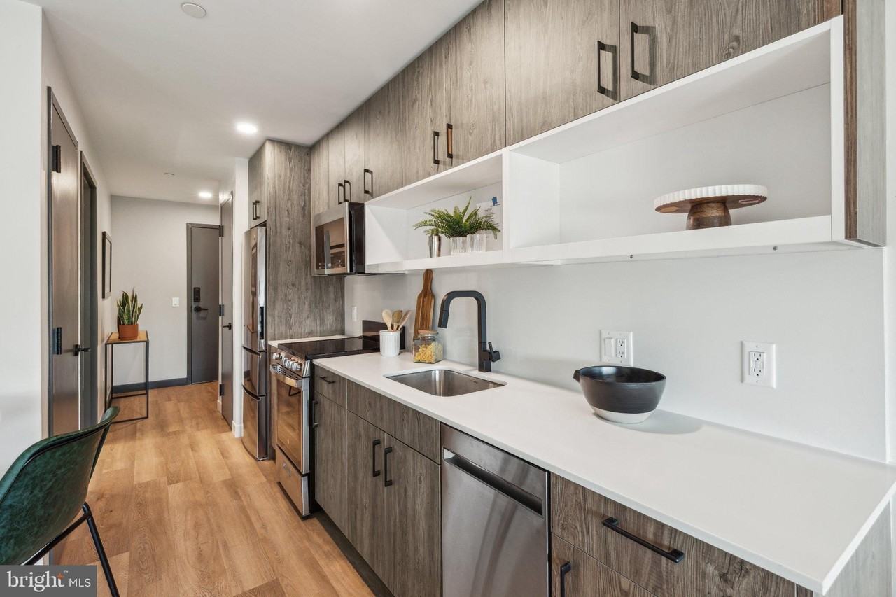 1122 Frankford Ave #202 - Photo 3 of 26