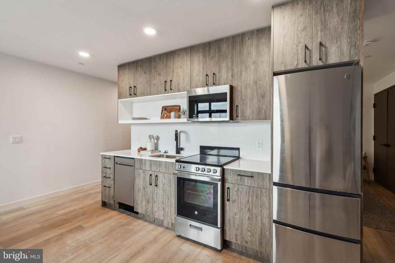 1122 Frankford Ave #219 - Photo 3 of 33