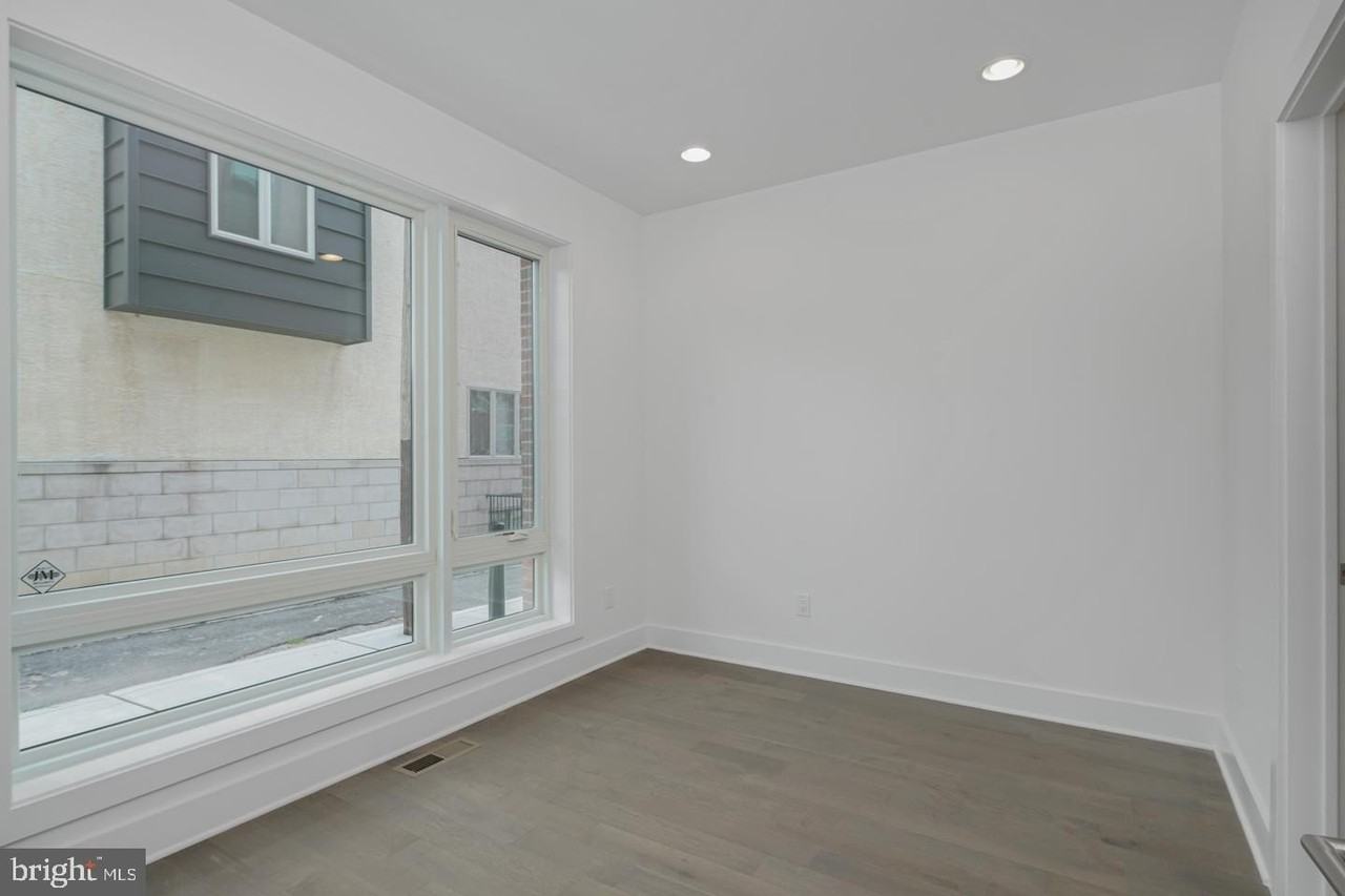 1421 S Hancock St - Photo 7 of 19